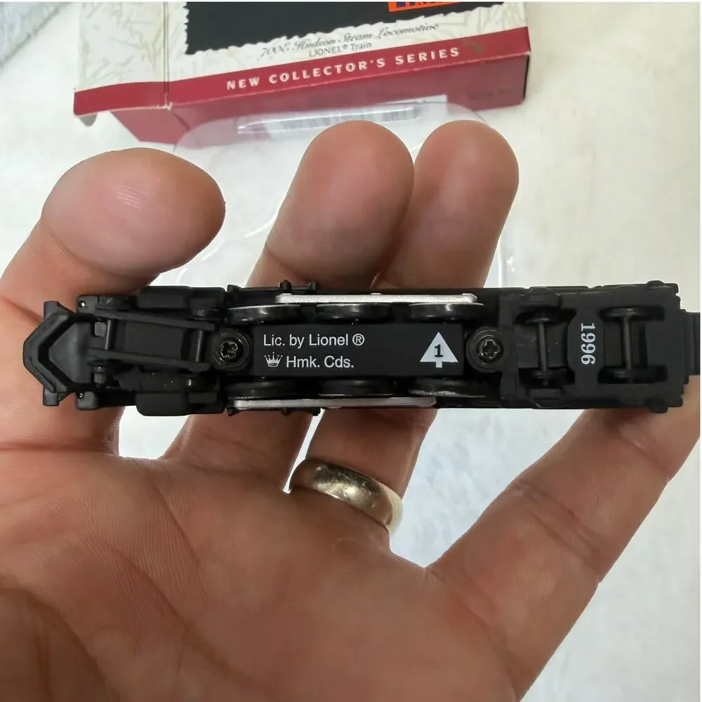 1996 Hallmark 700E Hudson Steam Locomotive‎ Lionel Train Keepsake Ornament